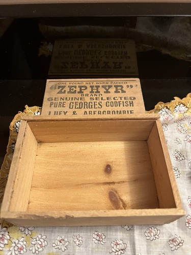 Antique Zephyr Codfish Wooden Box 1910 Luey & Abercrombie - photo 2