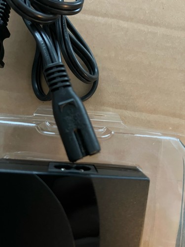 iGo Universal Laptop Charger with 8 Device Tips - photo 4