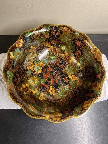 Vintage Chinese Cloisonné Bowl with Scalloped Edge - photo 4