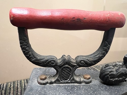 Antique Cast Iron Coal Iron with Wooden Handle & Rooster - photo 4