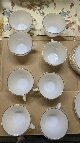 Vtg Anchor Hocking 9 Cups Saucers + Fire King Cream & Sugar - photo 3