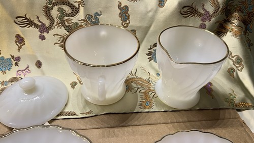 Vtg Anchor Hocking 9 Cups Saucers + Fire King Cream & Sugar - photo 5
