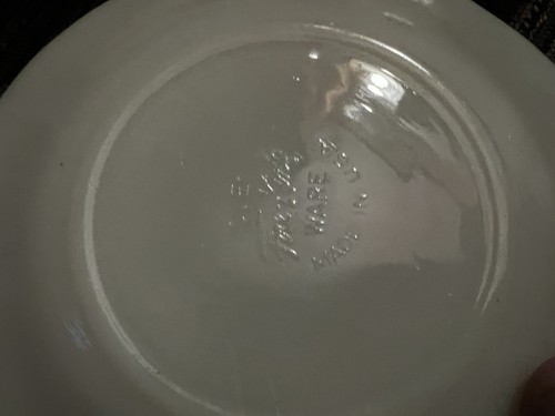 Lot Of 29 Cream Fire-King Ivory Swirl Oven Ware Saucers - photo 2