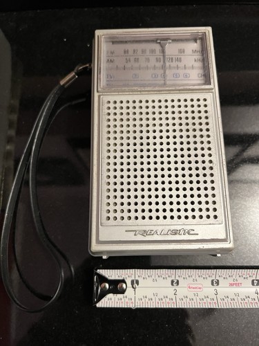 Vintage working Realistic AM FM Radio