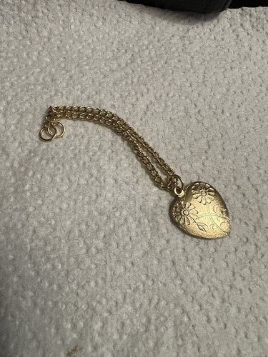 Vtg Double sided Flower Debossed Gumball Machine Prize Bracelet