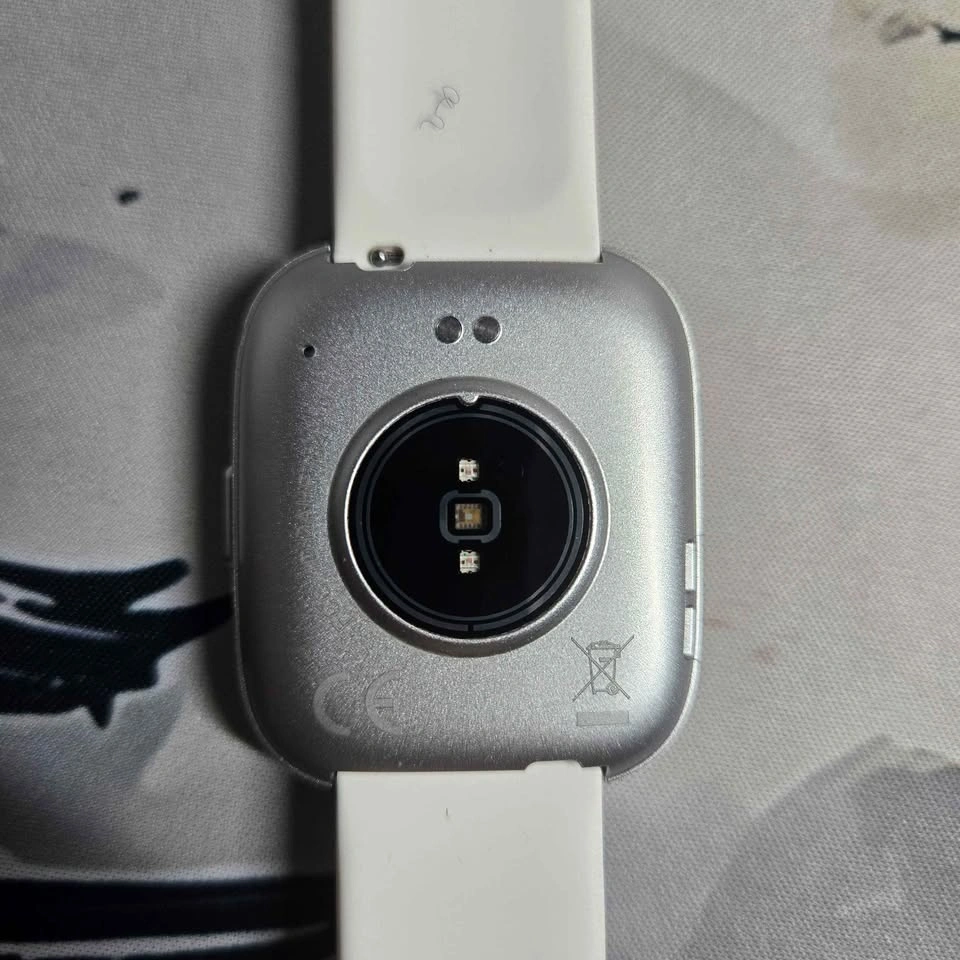 White Smartwatch - photo 2