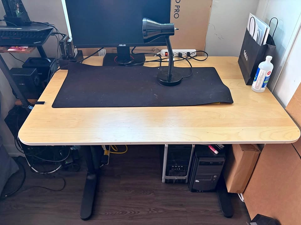 IKEA BEKANT Desk - Height Adjustable