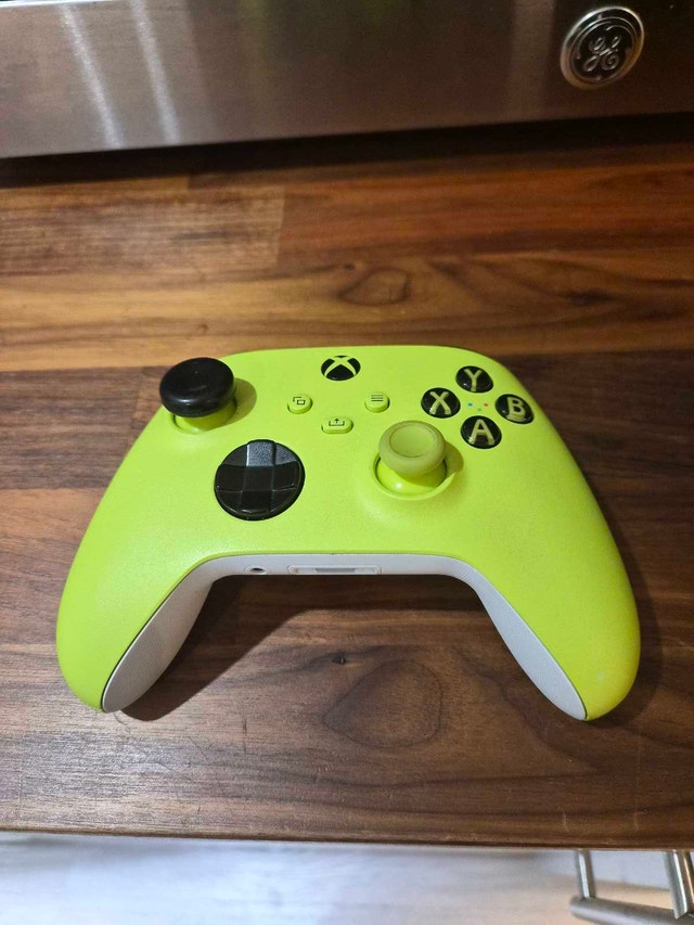 Microsoft Xbox Series X - photo 2