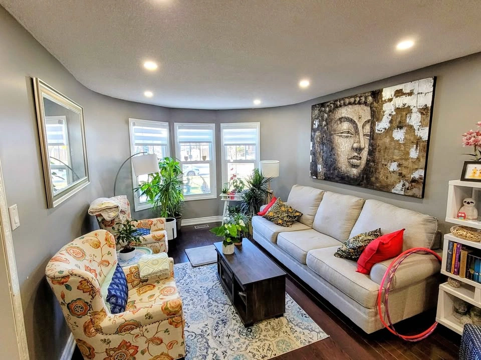 4 Beds 2.5 Baths - House - photo 2