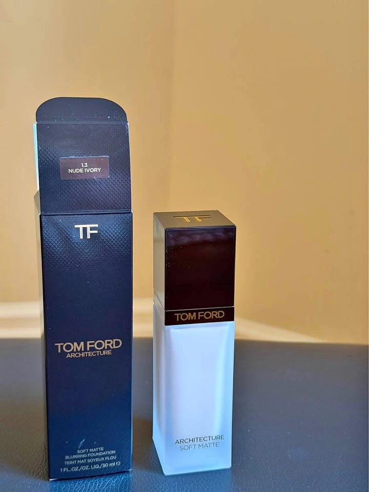 BNIB TOM FORD Architecture Soft Matte Blurring Foundation