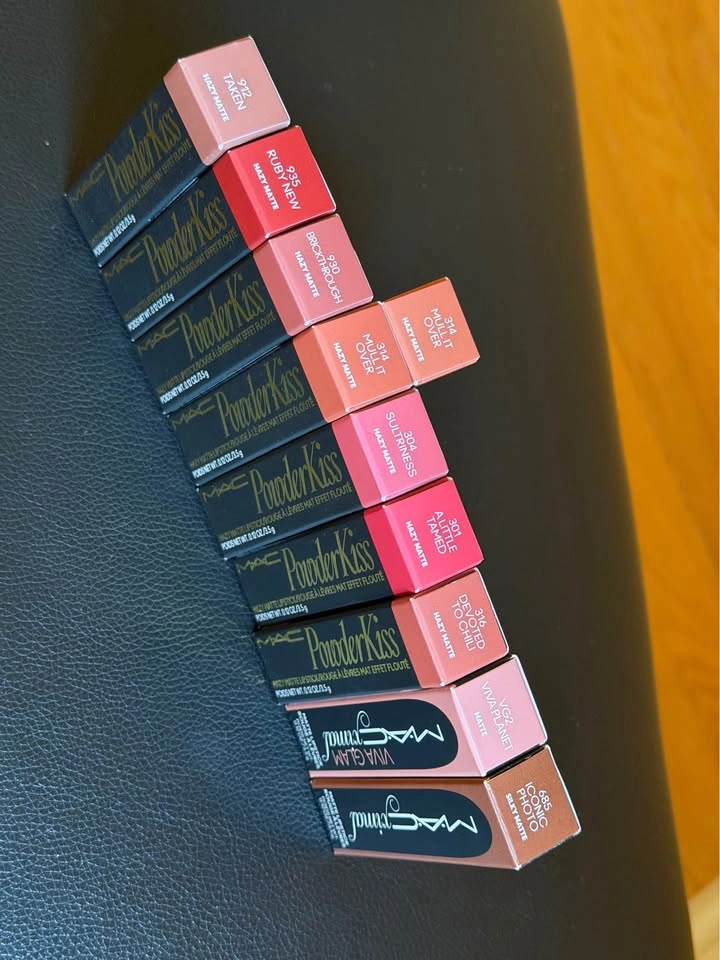 BNIB MAC lipsticks - photo 2