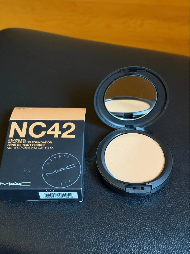 BNIB MAC Foundation and Concealers - photo 3