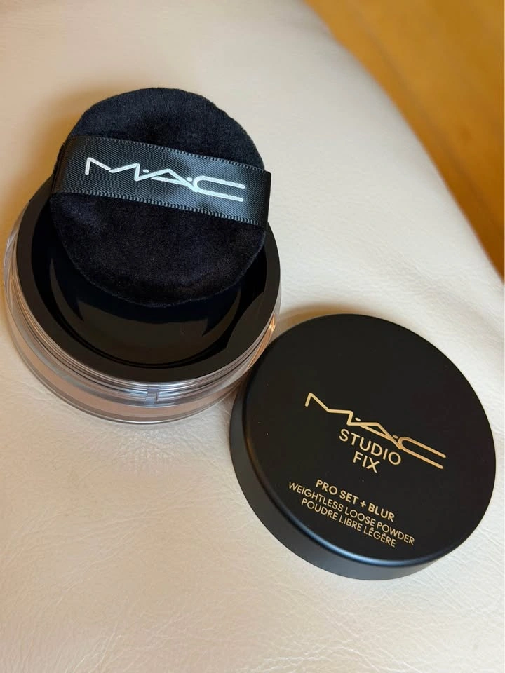 BNIB MAC Foundation and Concealers - photo 4