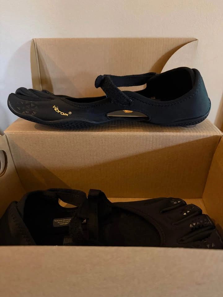 Vibram V Soul five finger shoes - size 40 - photo 3
