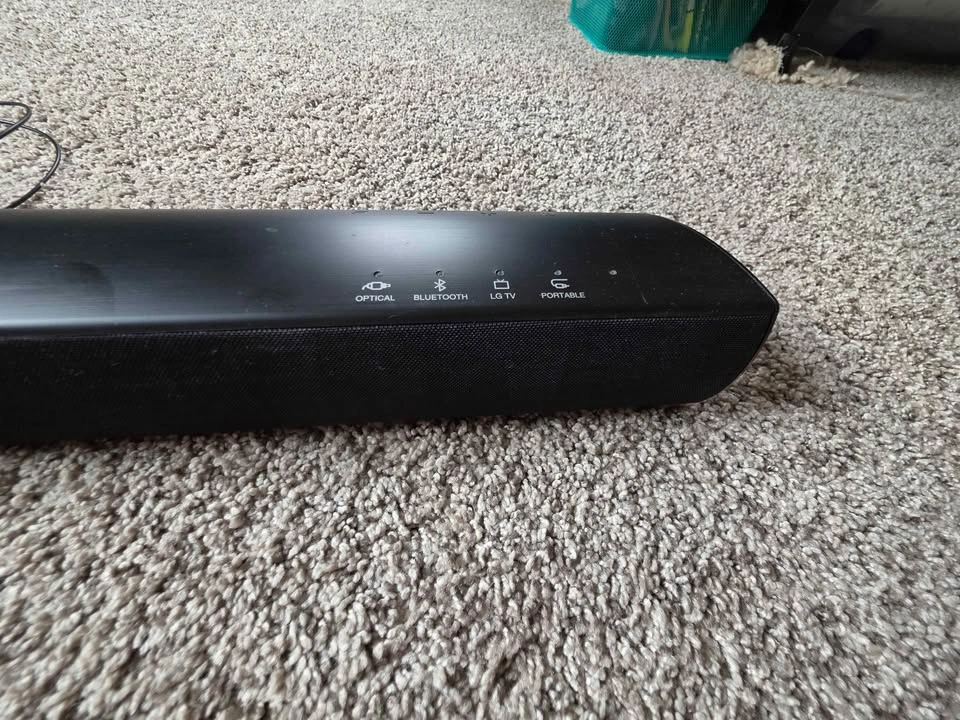 LG SH2 soundbar and subwoofer - photo 2