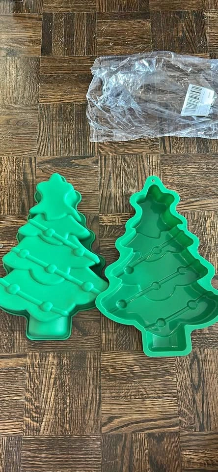 2 Christmas tree baking silicone mold