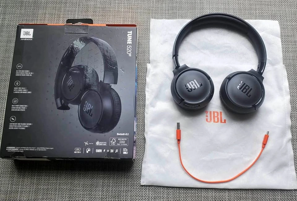JBL Tune 520BT Blue Tooth Wireless Headphones