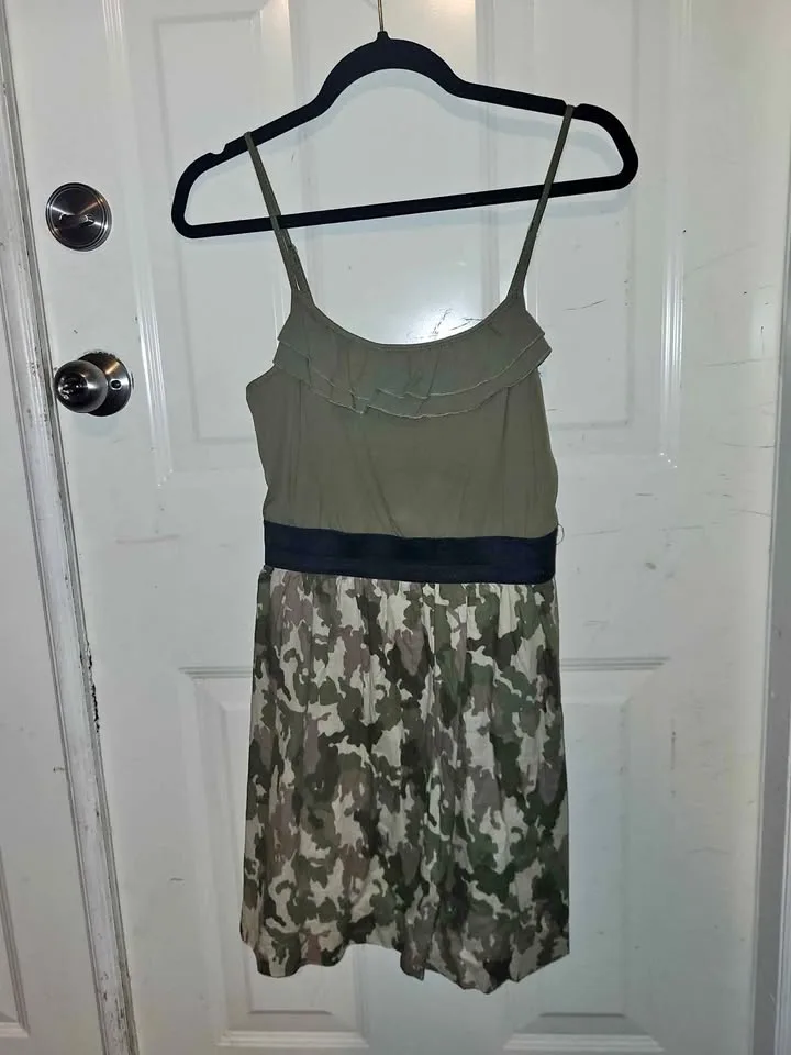 Size small ladies/teen dress thumbnail