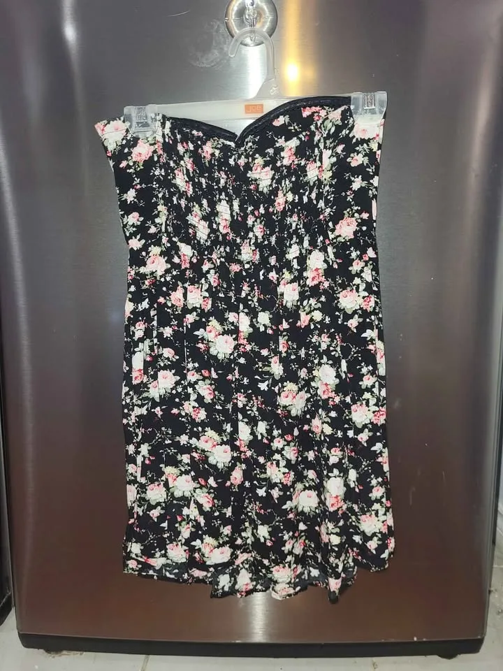 Size small ladies/teen dress image indicator(2)