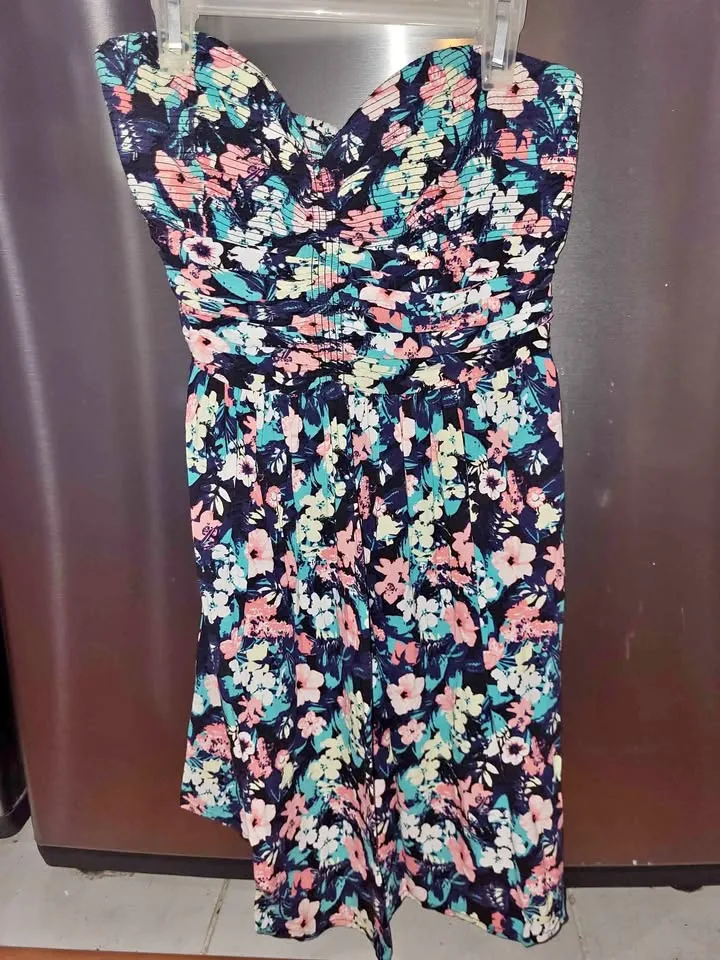 Size small ladies/teen dress thumbnail