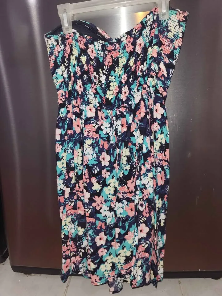 Size small ladies/teen dress image indicator(2)