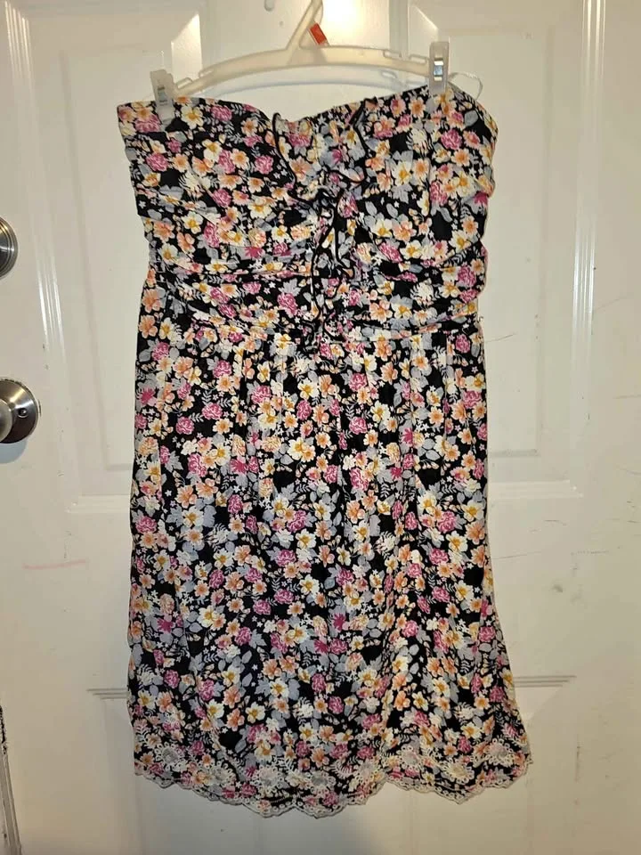 Size small ladies/teen dress thumbnail