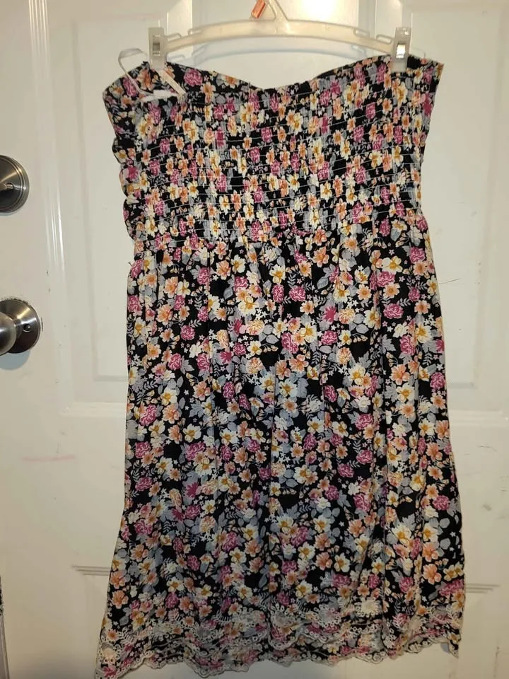 Size small ladies/teen dress image indicator(2)