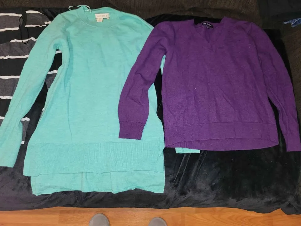 Small womens sweaters image indicator(2)