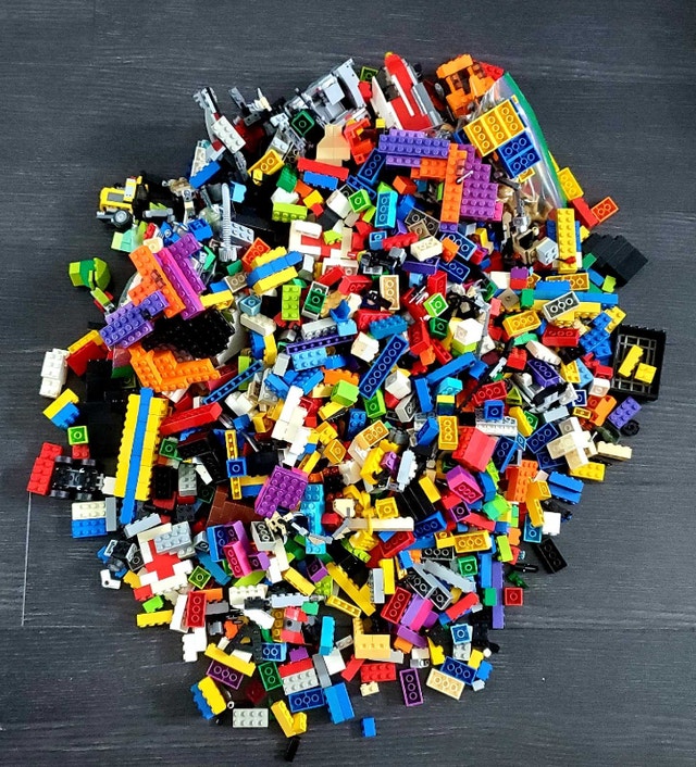 Huge LEGO Lot Sale (1000+ Pcs)
