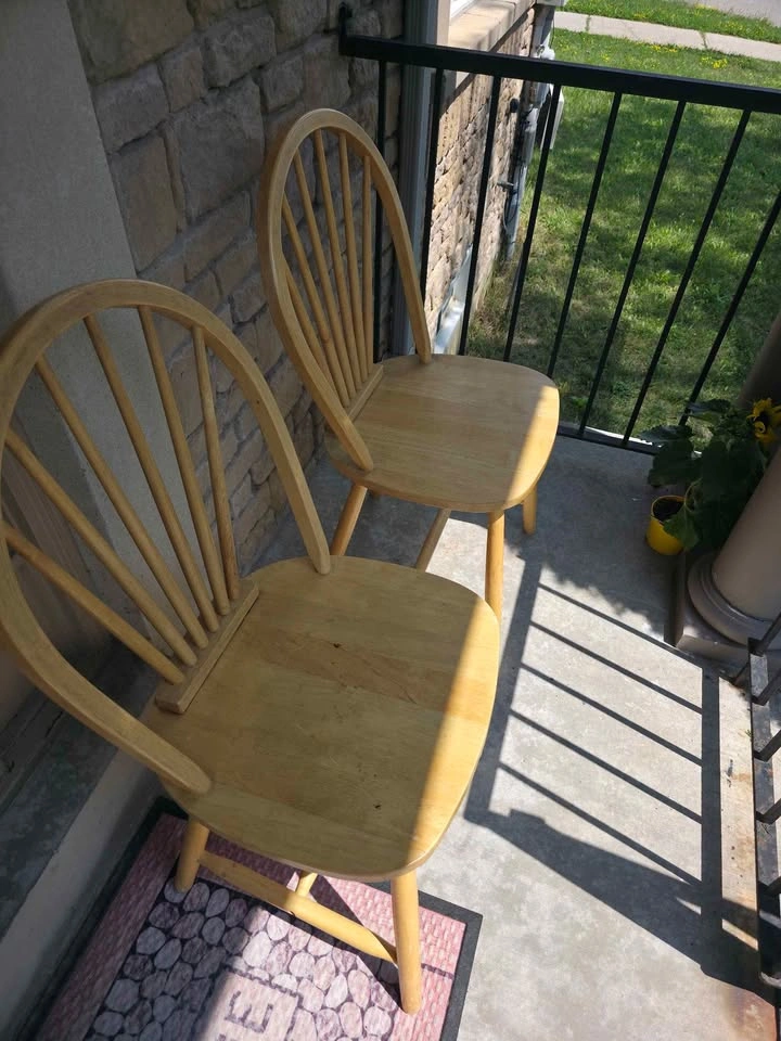 Pair of Solid Wood Windsor Dining Chairs - photo 3