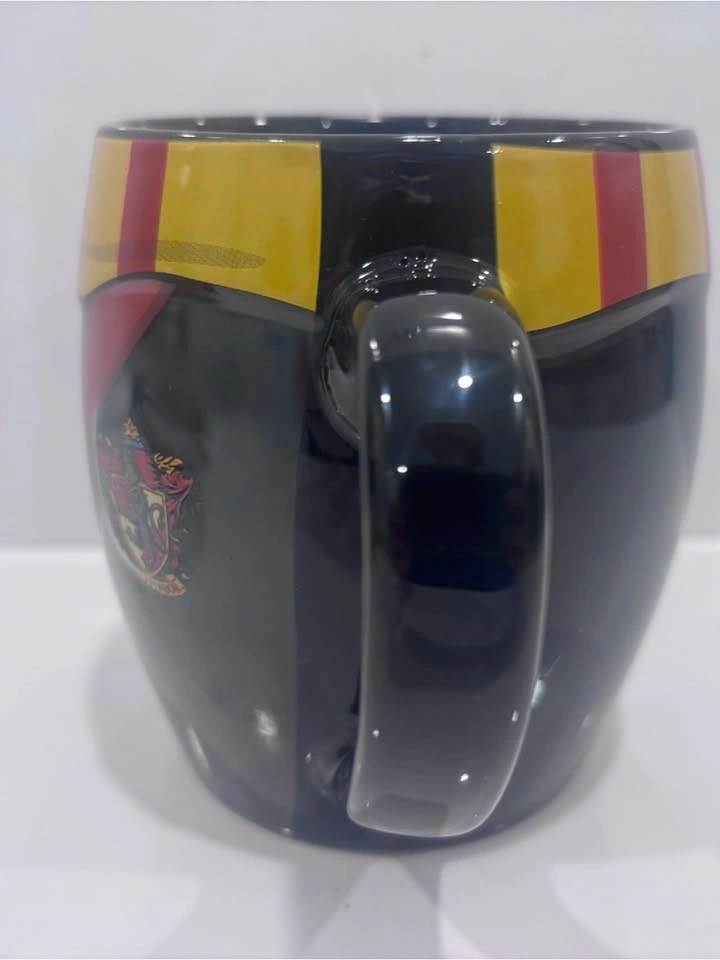 Harry Potter Gryffindor Scarf & Robe Ceramic Mug - Red & Gold - photo 3