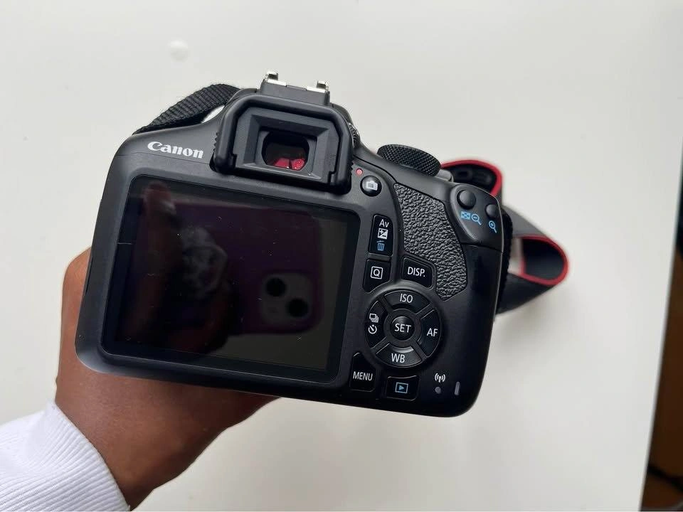 Canon EOS Rebel T6 digital DSLR, camera bag & storage card - photo 2