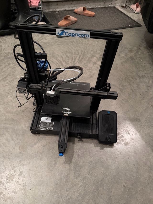 Creality Ender 3 V2 3D Printer – Great Condition - photo 2
