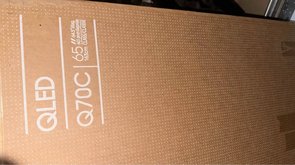 Samsung 65” Q70C QLED 4K Smart TV + Original Box - photo 3