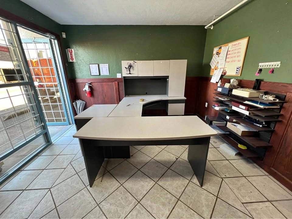 Classic L Shaped Desk with Hutch