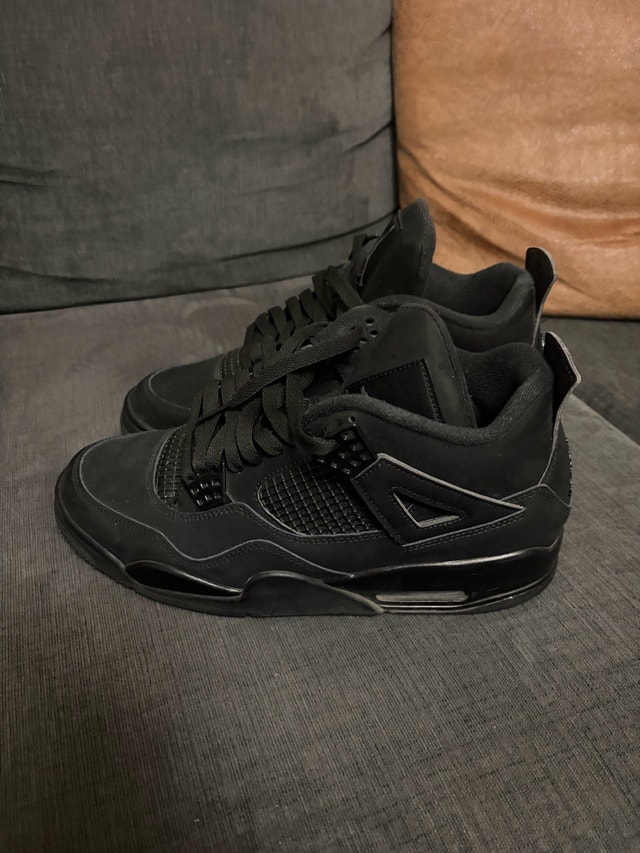 Jordan 4 Black Cat SIZE 10
