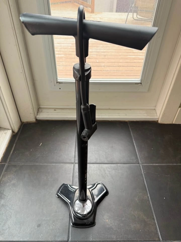 Bontrager Charger Bicycle Floor Pump (Presta & Schrader) - photo 2