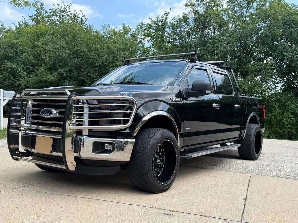 2016 Ford F150 SuperCrew Cab XLT 4D 5.5ft Bed