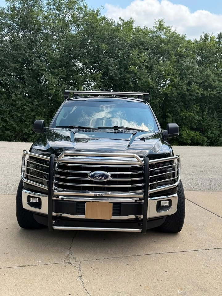 2016 Ford F150 SuperCrew Cab XLT 4D 5.5ft Bed - photo 3