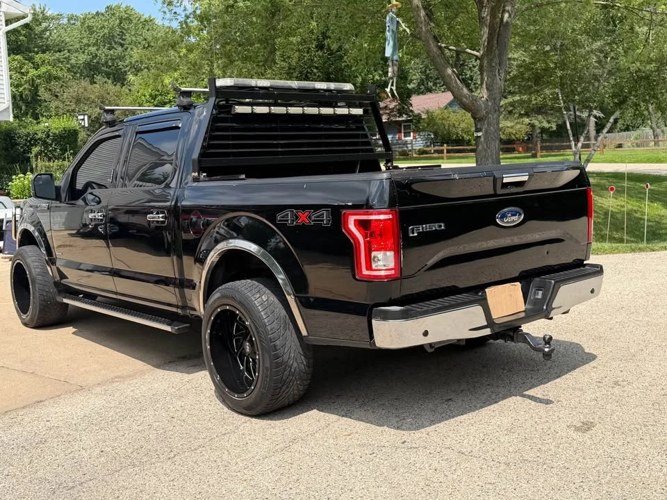 2016 Ford F150 SuperCrew Cab XLT 4D 5.5ft Bed - photo 5