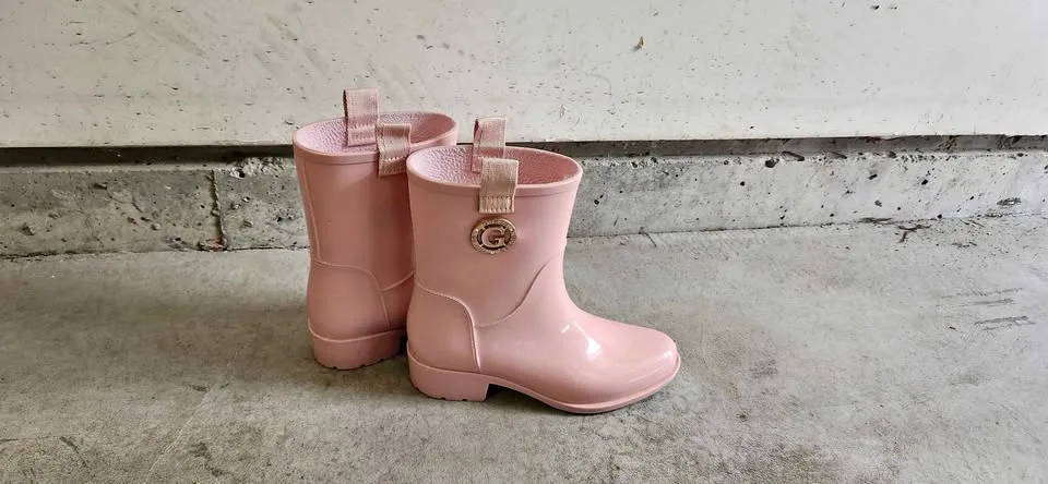 Ladies Guess boots thumbnail
