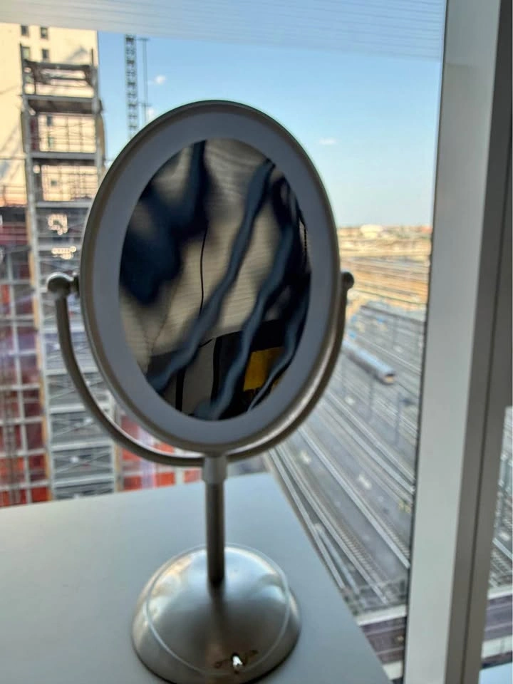 Lighted Pedestal Makeup Mirror