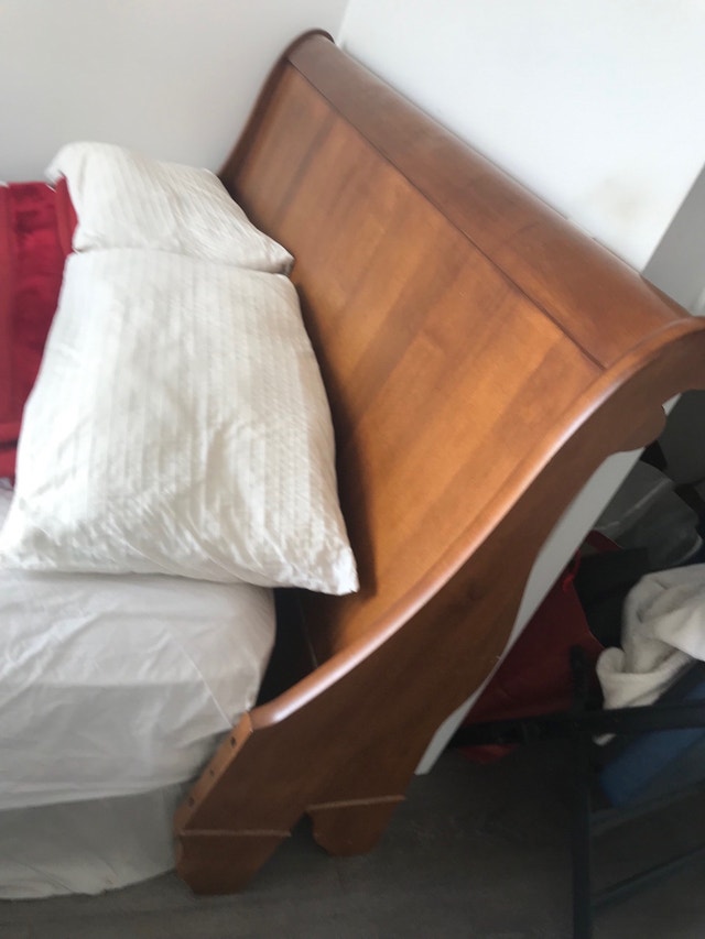 Timeless solid wood queen size bed with Boxspring and mattress