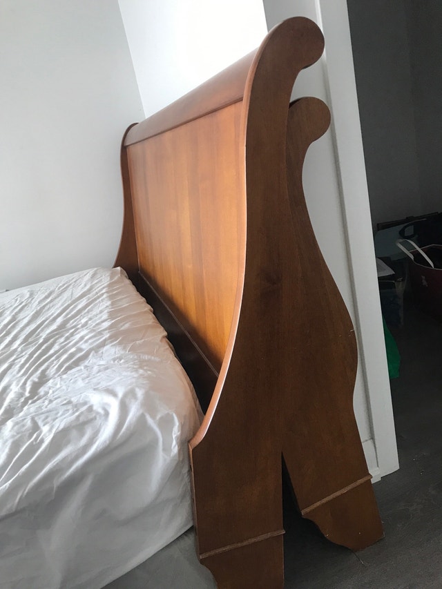 Timeless solid wood queen size bed with Boxspring and mattress - photo 2