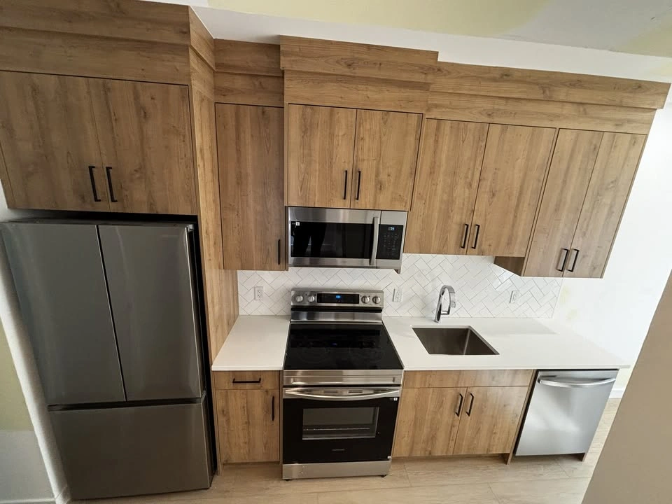 1 Bed 1 Bath Apartment - photo 2