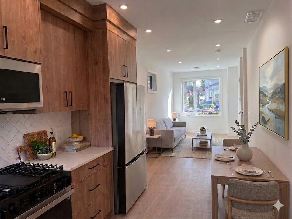 3 Beds 2 Baths - Townhouse - photo 3