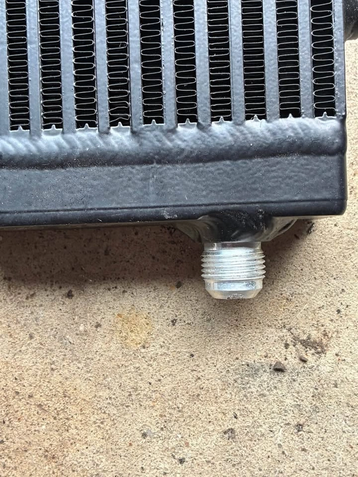 Mishimoto Universal dual pass oil cooler - photo 2