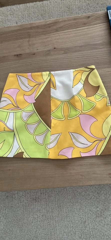 Zara colourful skirt - size small - photo 2