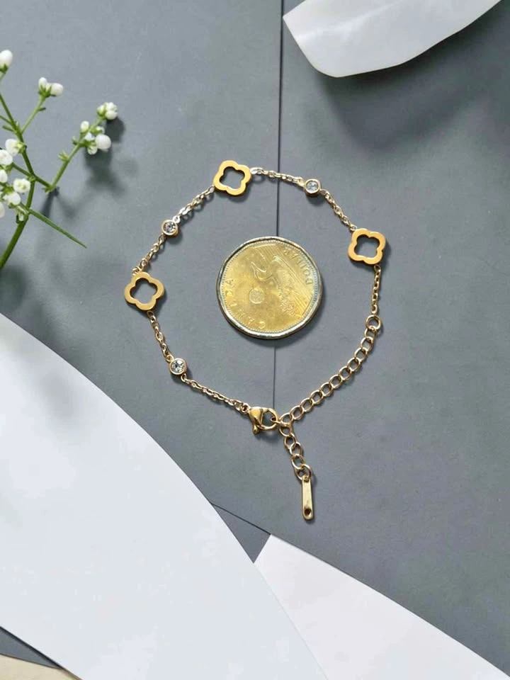 Gold Plated Stainless Steel Quatrefoil Charm Bracelet