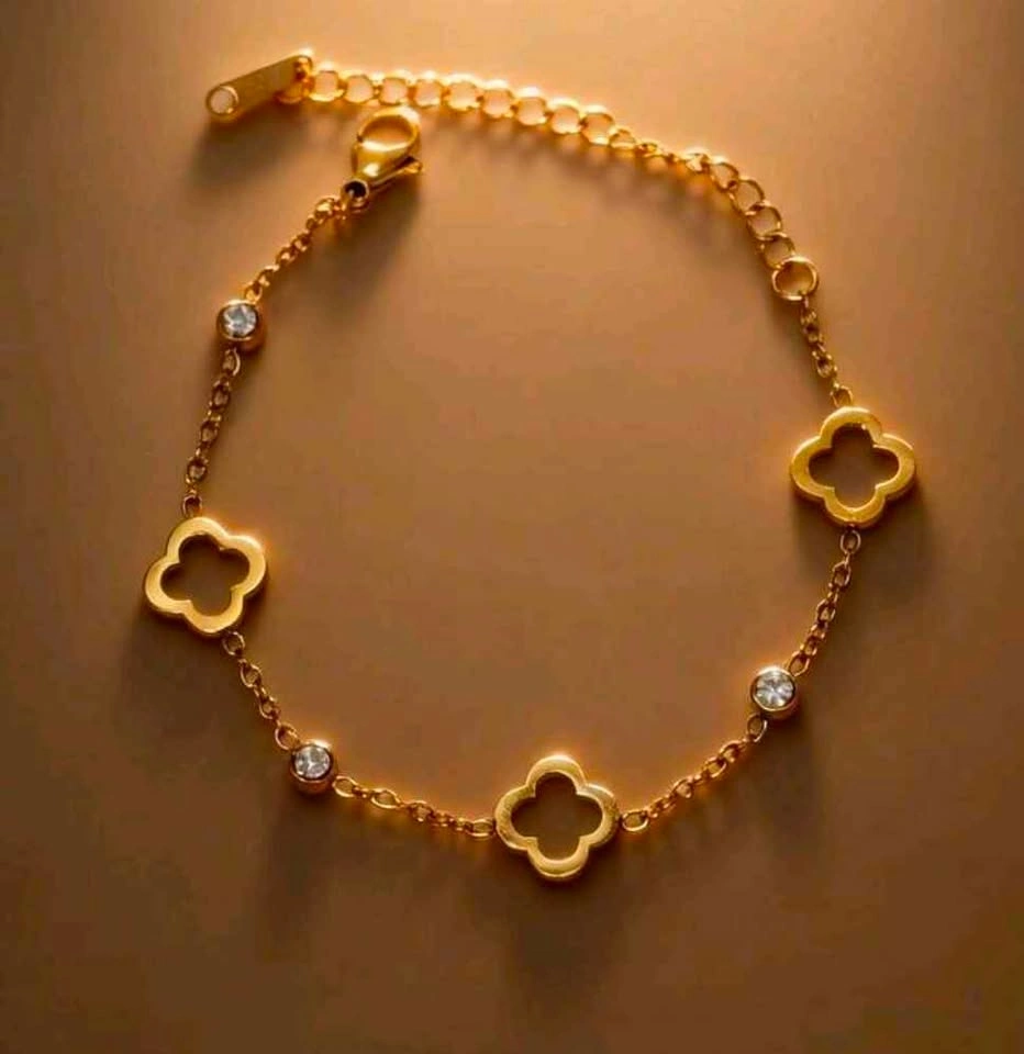 Gold Plated Stainless Steel Quatrefoil Charm Bracelet - photo 2